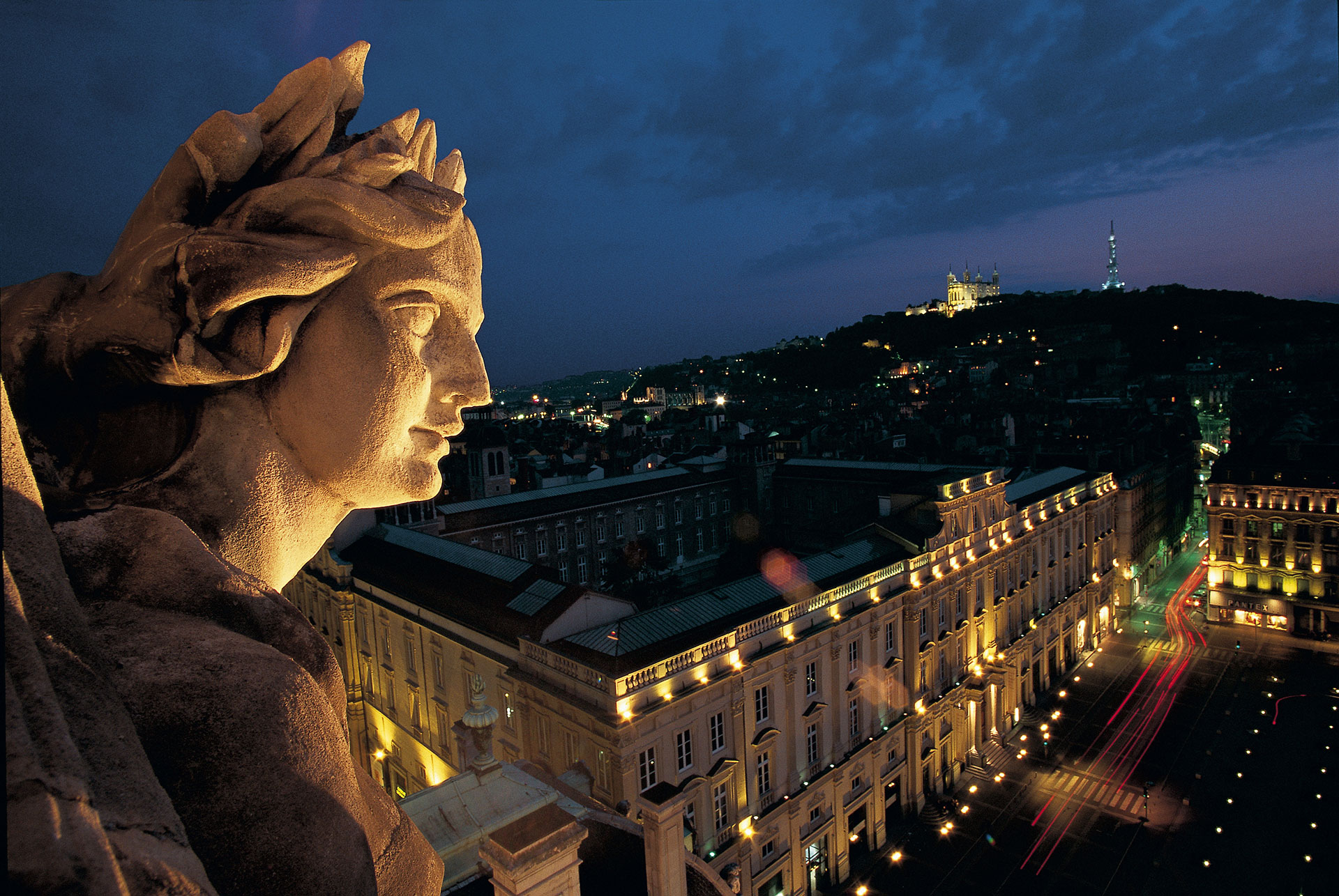 Muse de l'Opéra et vue sur place des Terreaux © Tristan Deschamps