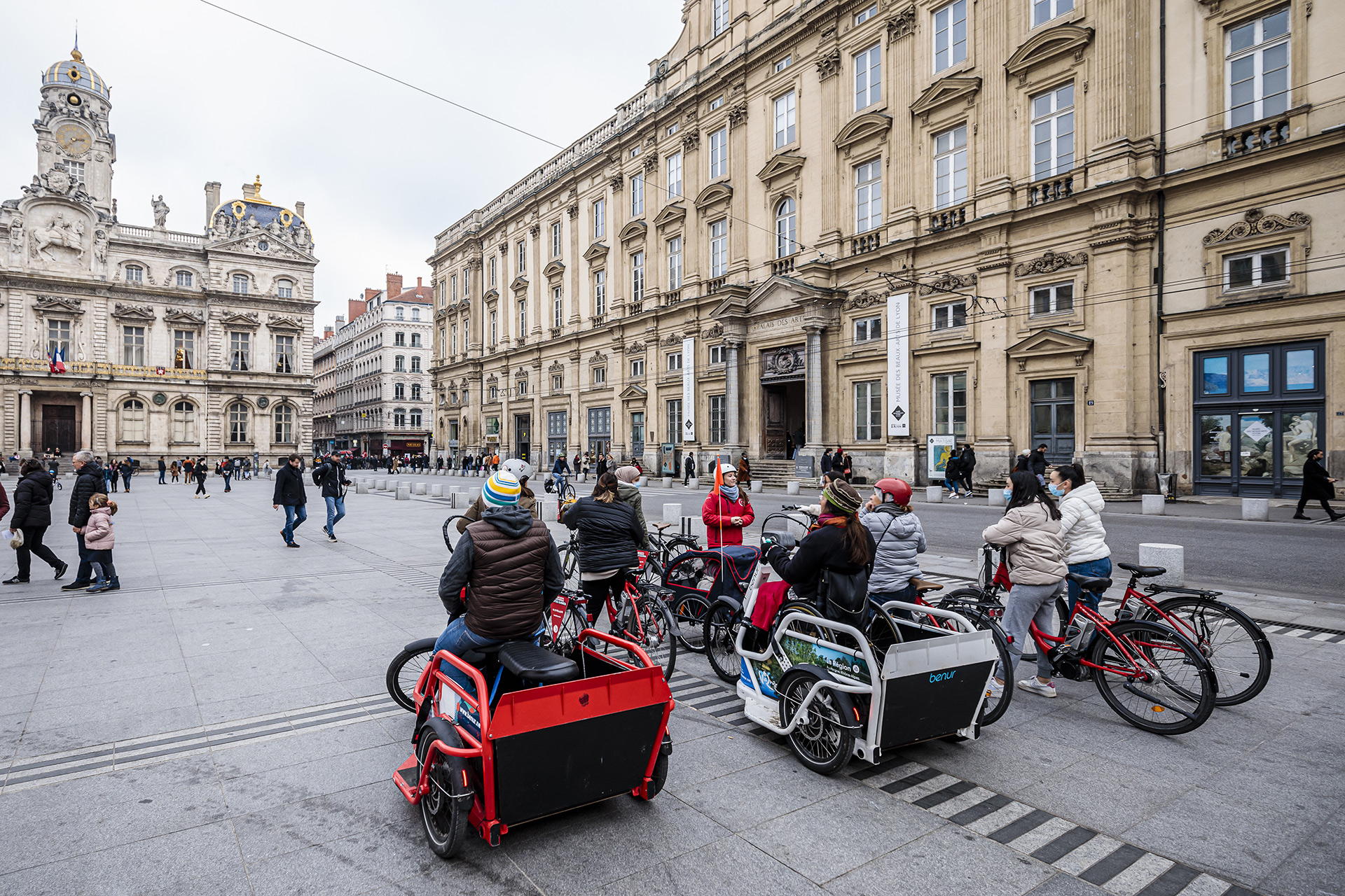 Visite commentée en Vélo et Benur lors de la Journée Visitez Lyon ! © Brice Robert