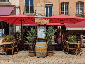 La terrasse du bouchon place Saint-Jean © L'Auberge des Canuts