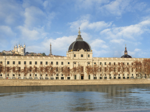 Vue extérieur du Grand Hôtel-Dieu © Eric Cuvillier