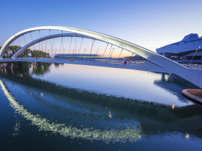 Pont Raymond Barre à la Confluence © Frédéric Prochasson / Shutterstock 244569208