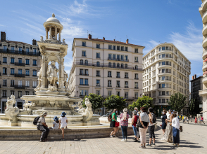 Visite guidée place des Jacobins © www.b-rob.com