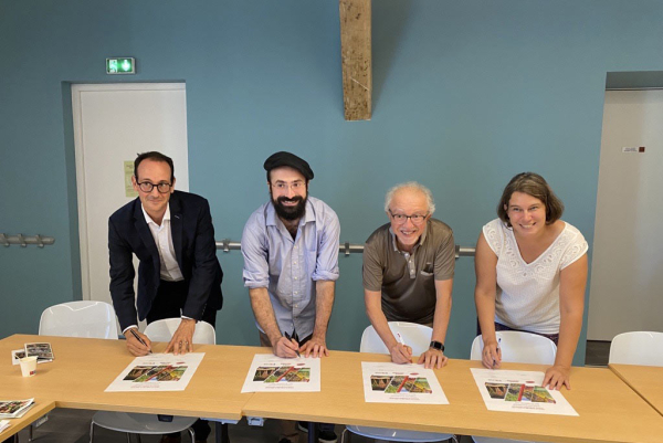 Les signataires de la Charte de guidage au Parc de la Tête d'Or © Cécilia Prudhomme