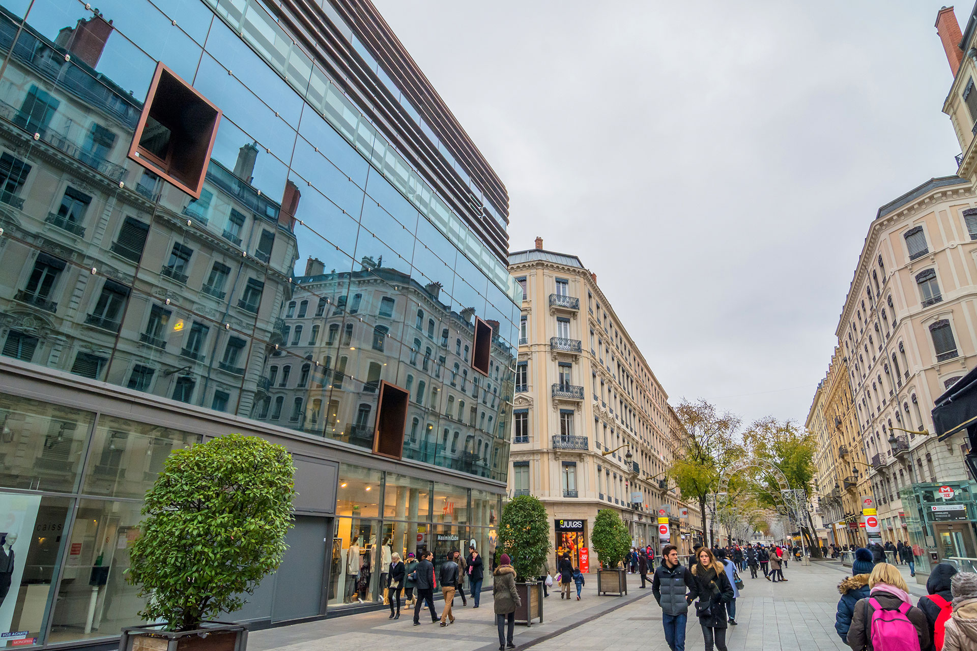 Rue de la République © Eddy-Galeotti / Shutterstock 281436434