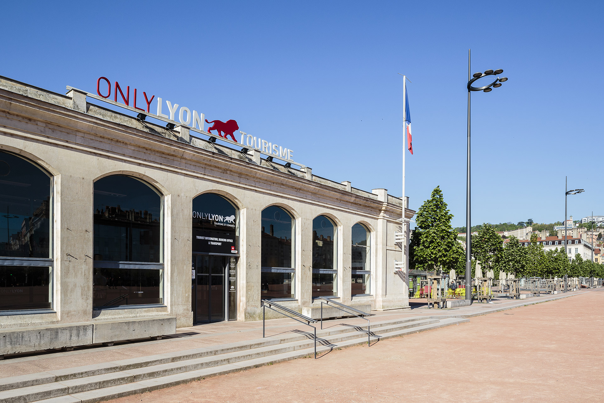 Pavillon de l'Office de tourisme Place Bellecour ©Brice Robert