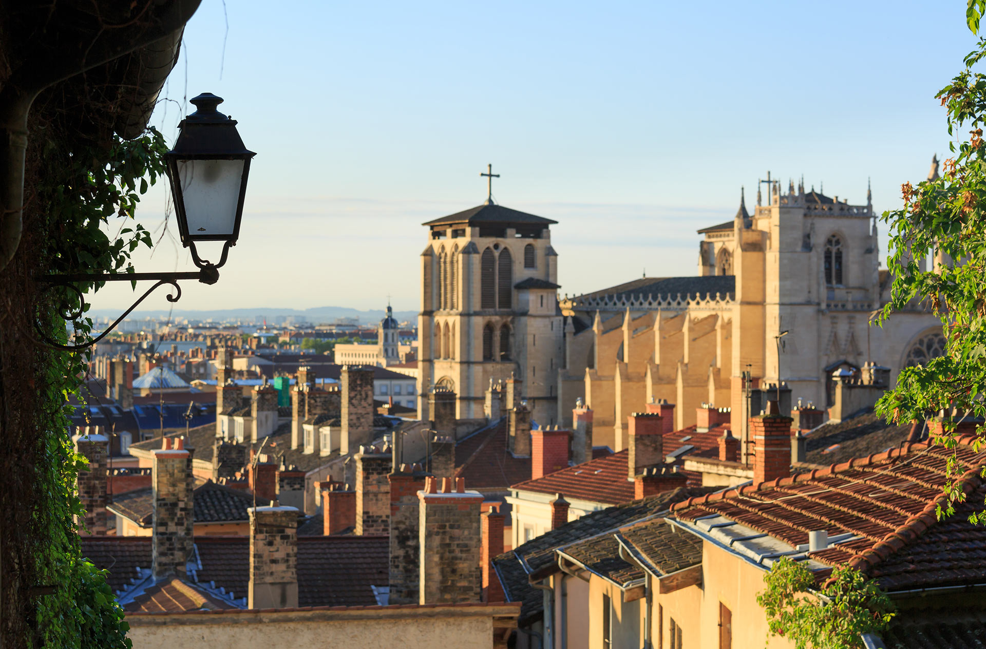 Vieux-Lyon Saint-Jean © Sander Van Der Werf / Shutterstock 692765317