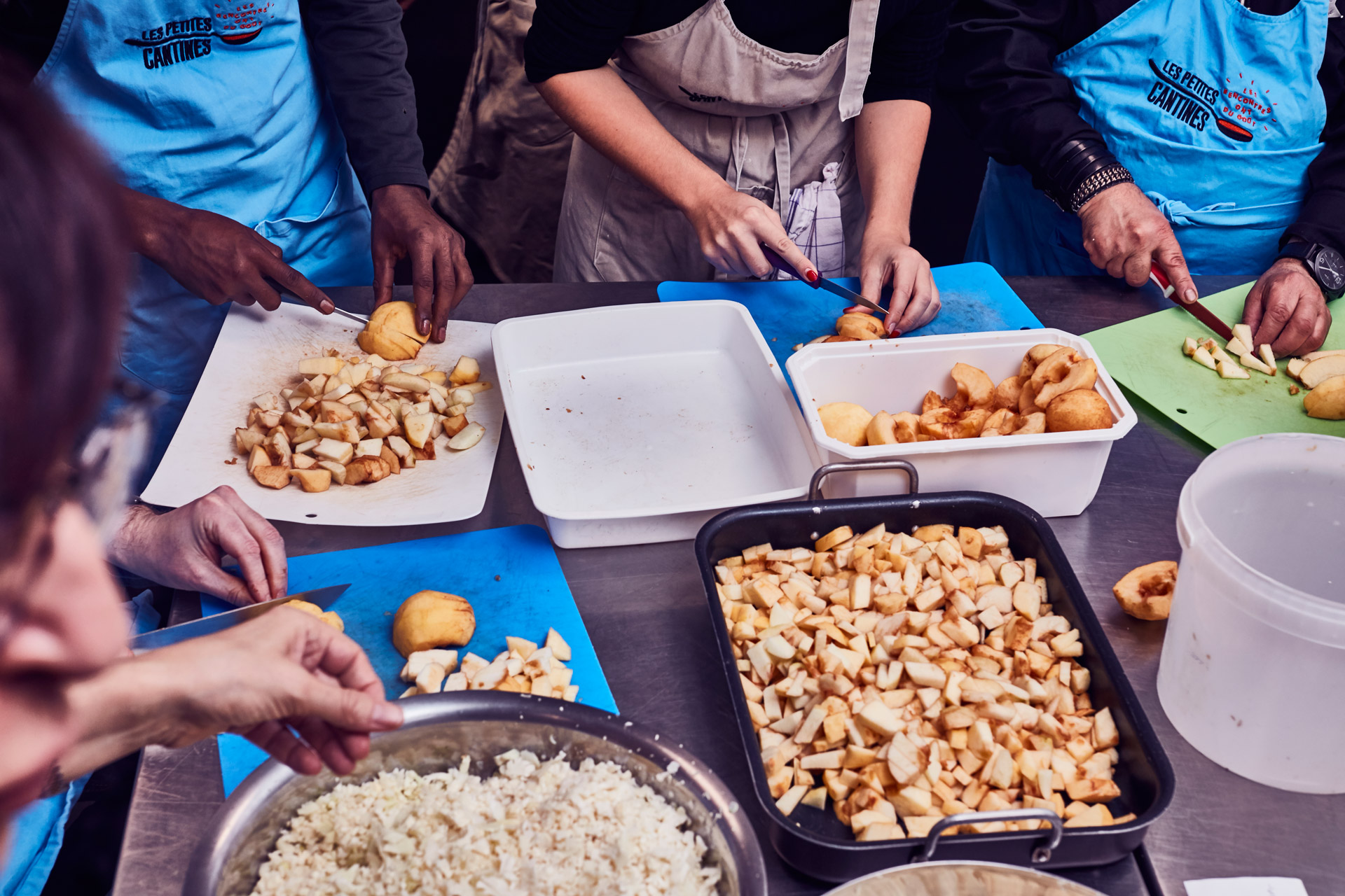 Préparation du repas des Petites Cantines © clairepayen