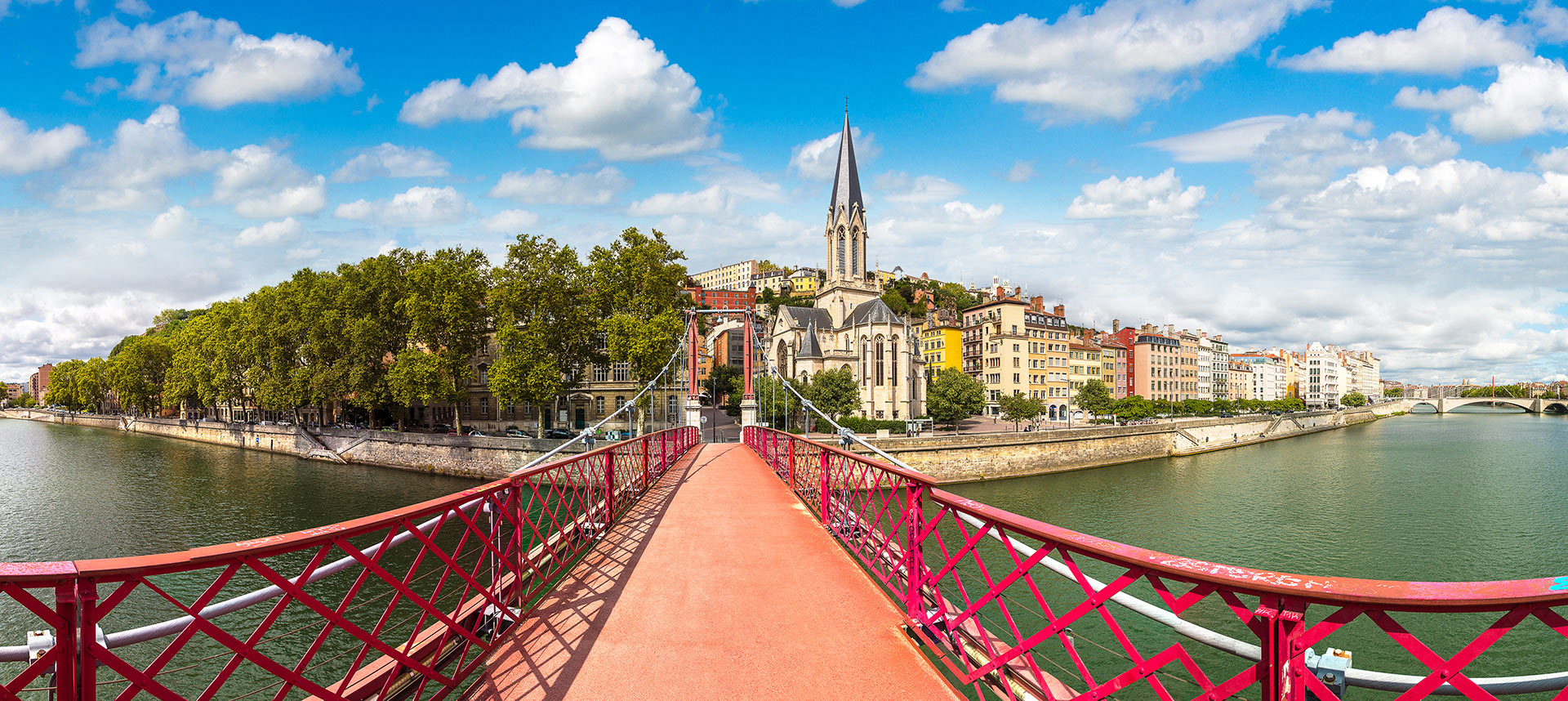 Passerelle Saint-Georges © S.F. / Shutterstock 728316733