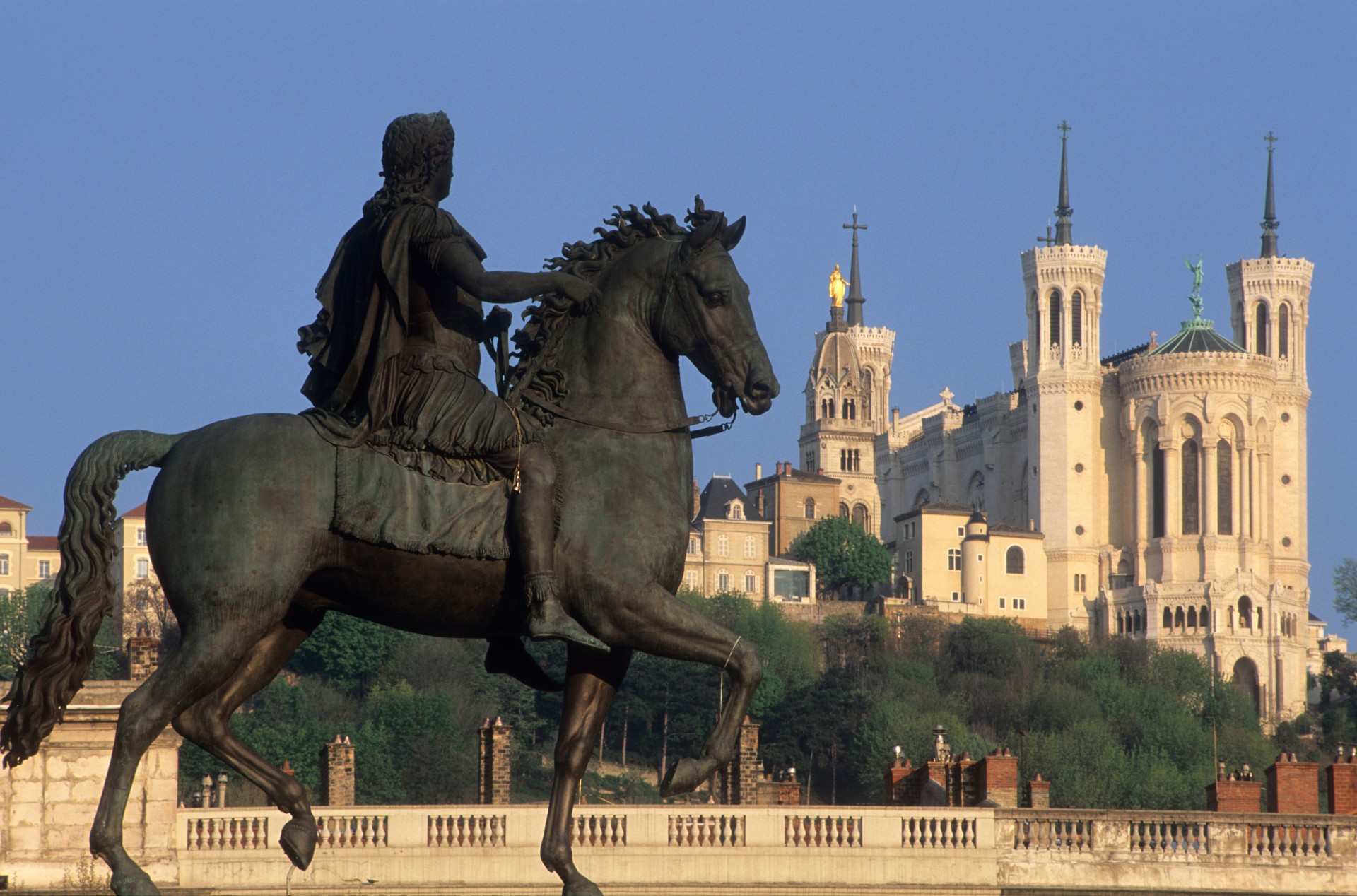 Bellecour et Fourvière en arrière plan © Tristan Deschamps