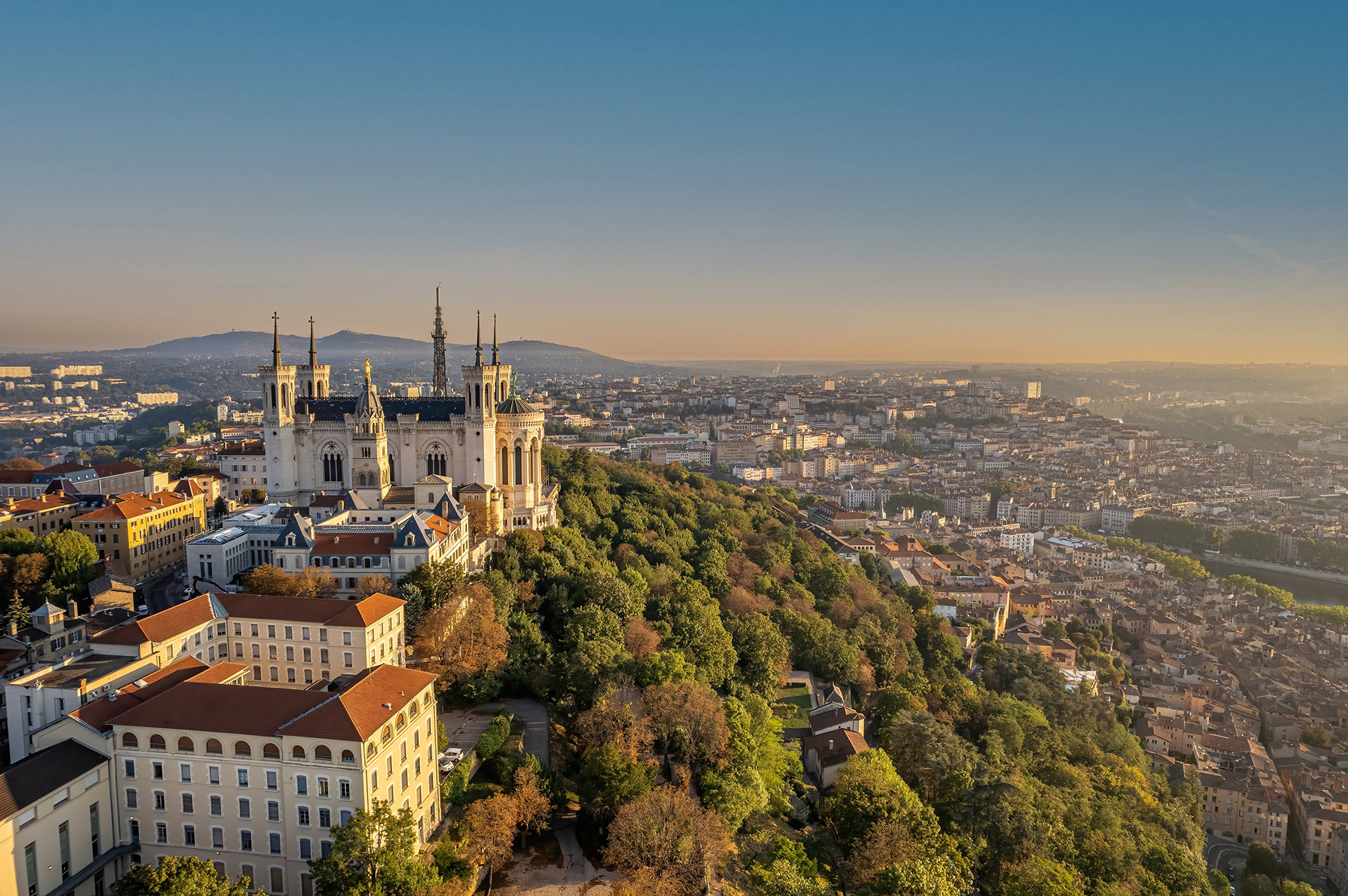 Panorama sur Lyon depuis la colline de Fourvière © Brookgardener / Shuitterstock 2205686235