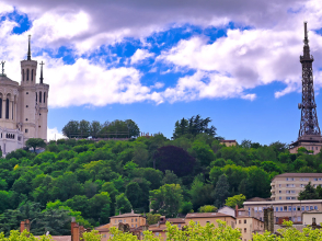 Fourvière (basilique et tour métallique)  © STLJB / Shutterstock 1740608969