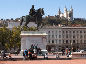 Bellecour et Fourvière en arrière plan © Laurent Berthier / Caméléon