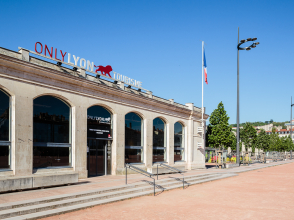 Pavillon ONLYLYON, Place Bellecour © www.b-rob.com