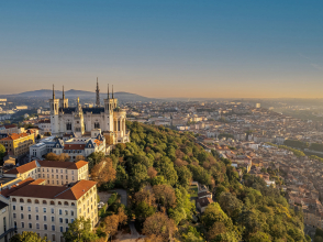 Panorama sur Lyon depuis la colline de Fourvière © Brookgardener / Shuitterstock 2205686235